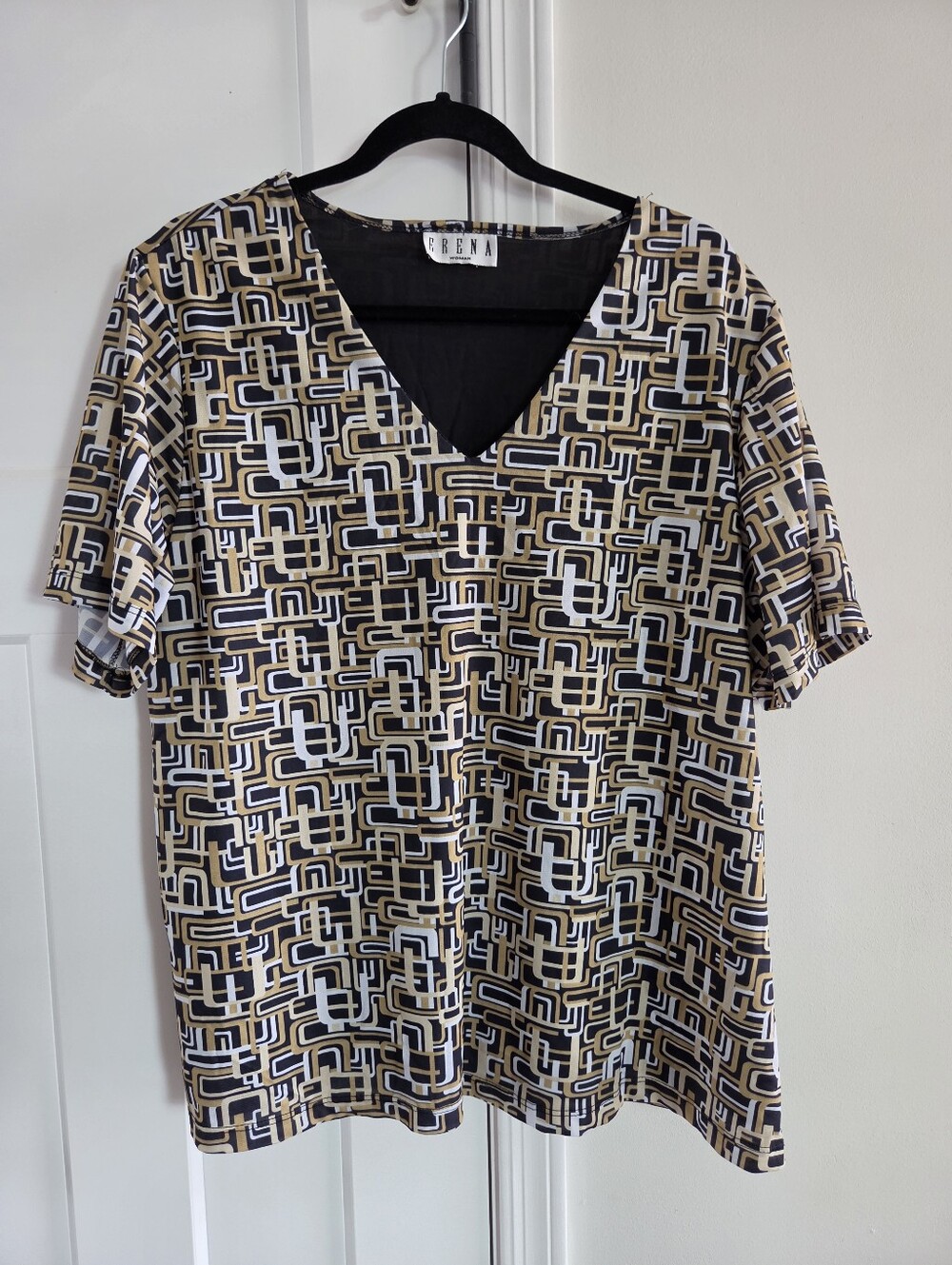 Erena Geometric Print V-Neck Top Size 2x 3x